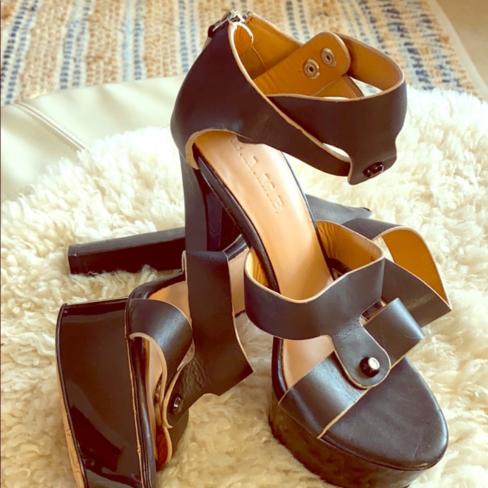 Sandal